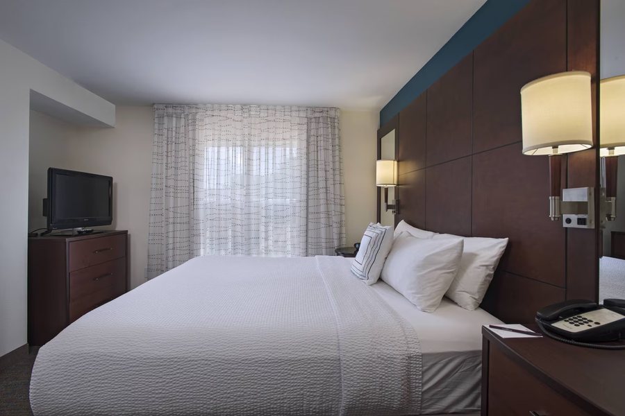 Residence Inn by Marriott Bryan College Station — Guest room