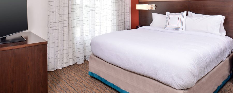 Residence Inn by Marriott Cedar Rapids South — Guest room