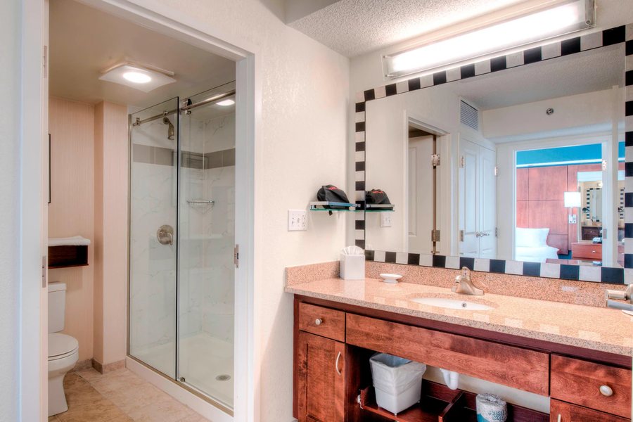 Residence Inn by Marriott Chapel Hill — Bathroom