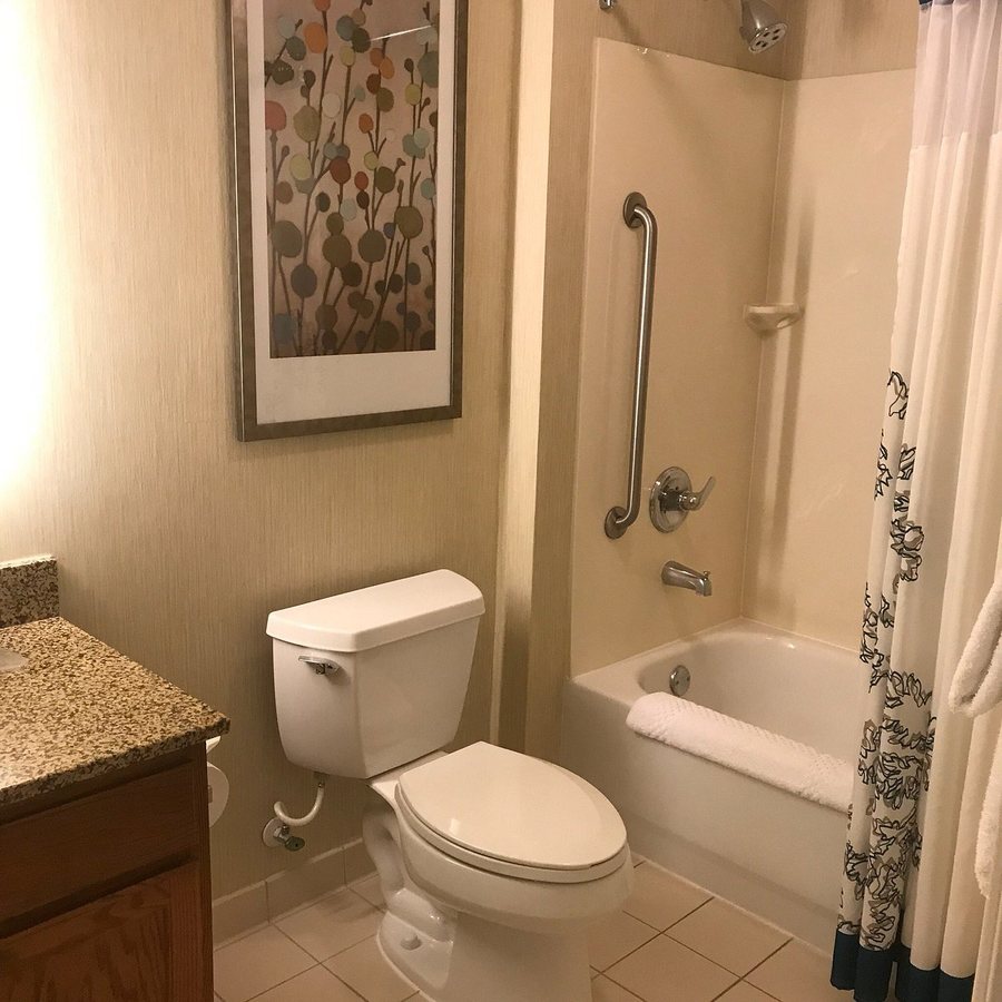 Residence Inn by Marriott Chatsworth Los Angeles California — Bathroom