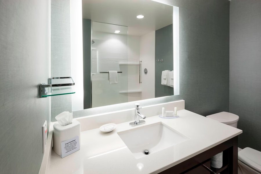 Residence Inn by Marriott Clearwater Beach — Bathroom