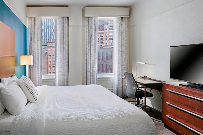 Residence Inn by Marriott Cleveland Downtown — Guest room