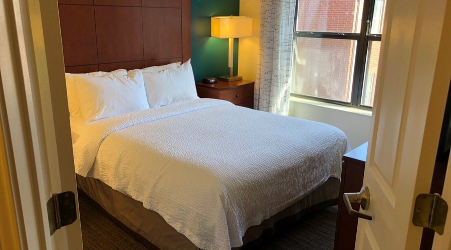 Residence Inn by Marriott Dallas Addison Quorum Drive — Guest room