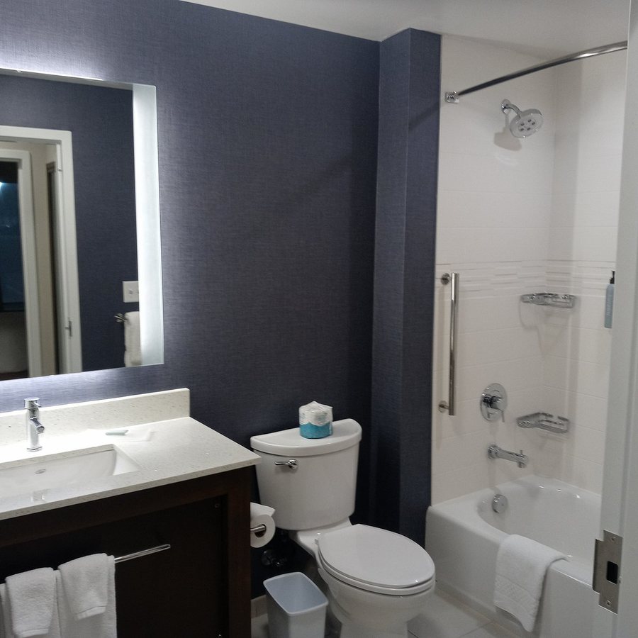Residence Inn by Marriott Dallas Arlington South — Bathroom