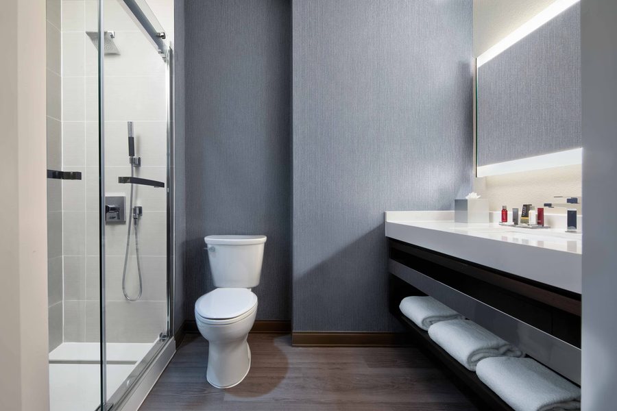 Residence Inn by Marriott Dallas Plano Legacy — Bathroom