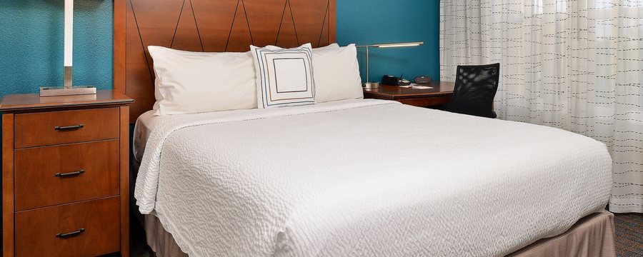 Residence Inn by Marriott Denver Airport at Gateway Park — Guest room