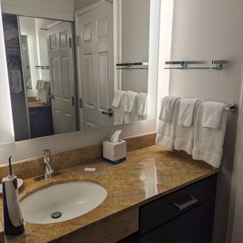 Residence Inn by Marriott Denver City Center — Bathroom