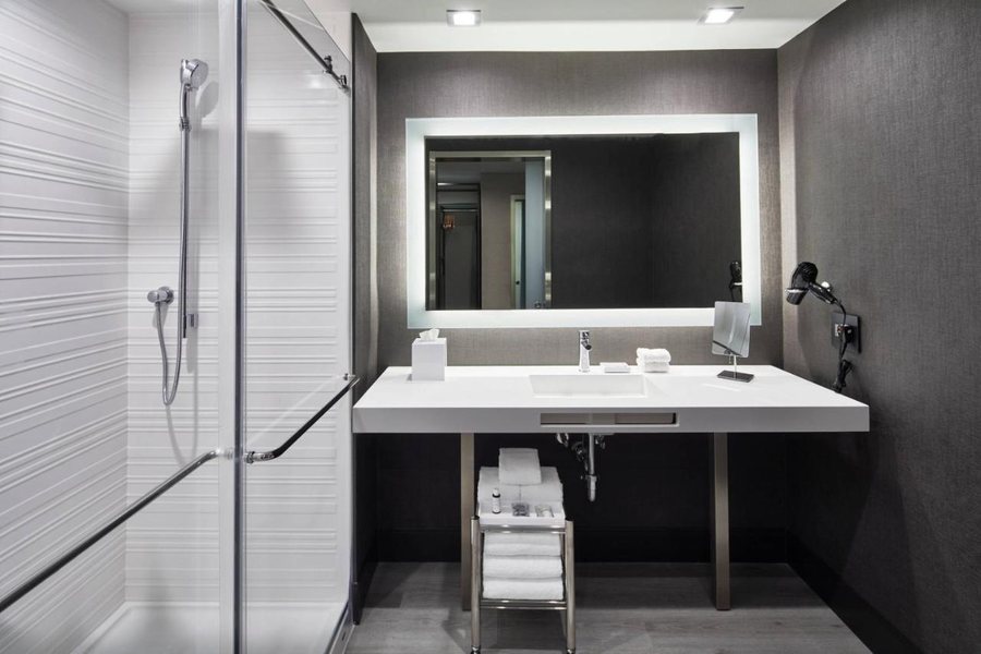 Residence Inn by Marriott Durham McPherson Duke University Medical Center Area — Bathroom