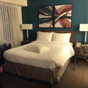 Residence Inn by Marriott Fairfax Merrifield — Guest room