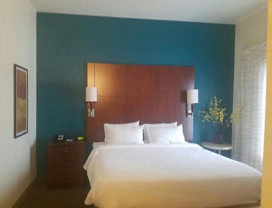 Residence Inn by Marriott Fargo — Guest room