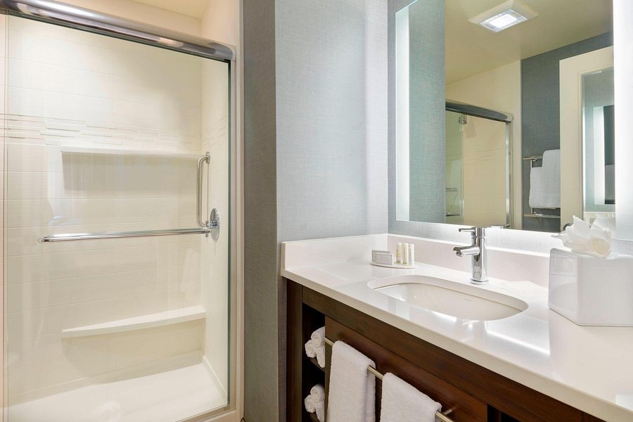 Residence Inn by Marriott Fort Myers — Bathroom