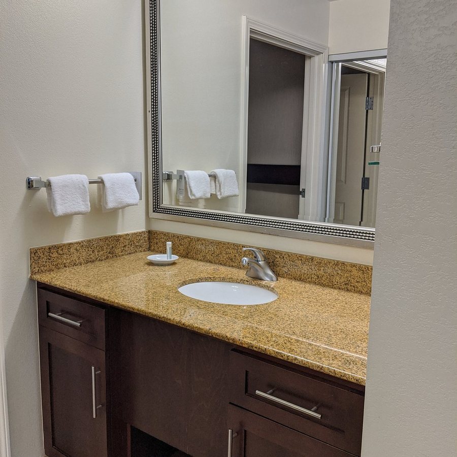 Residence Inn by Marriott Franklin Cool Springs — Bathroom