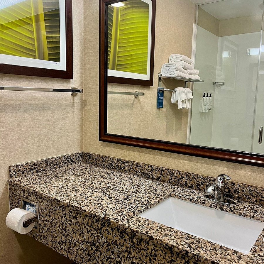 Residence Inn by Marriott Grand Junction — Bathroom