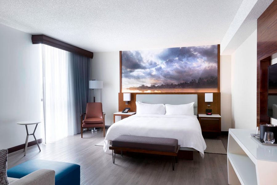 Residence Inn by Marriott Greensboro Airport — Guest room