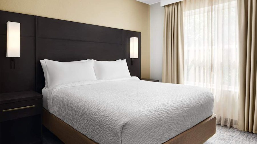 Residence Inn by Marriott Harrisburg Carlisle — Guest room
