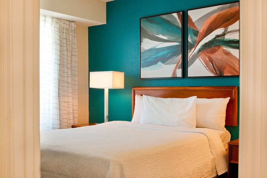 Residence Inn by Marriott Hartford Manchester — Guest room
