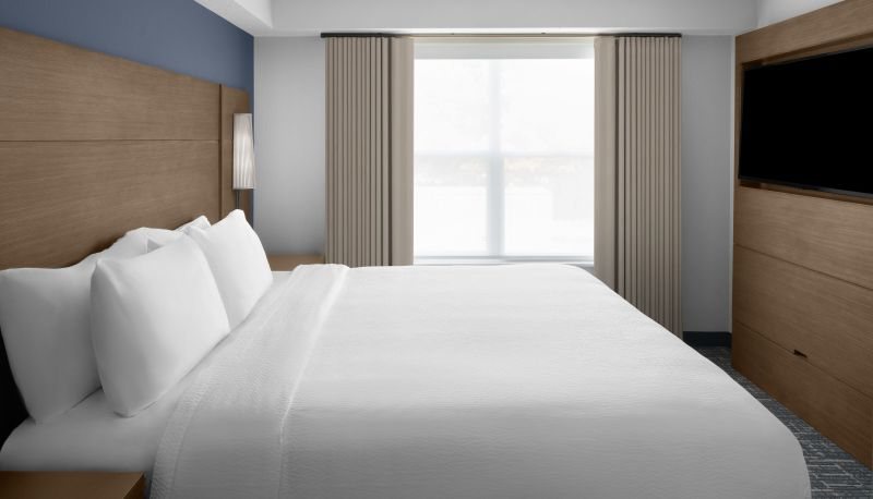 Residence Inn by Marriott Holland — Guest room