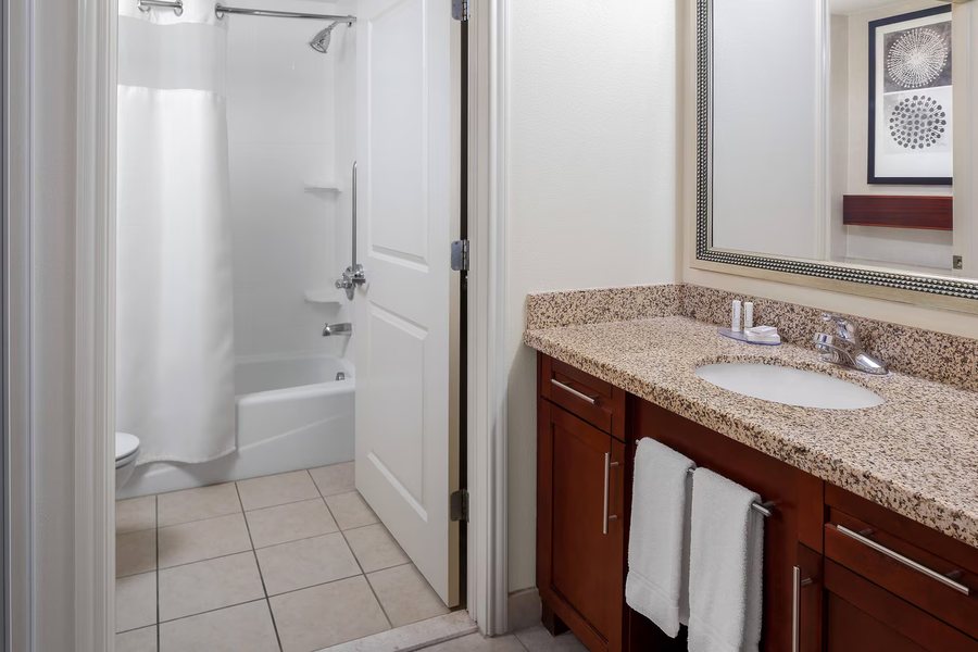 Residence Inn by Marriott Houston Katy Mills — Bathroom