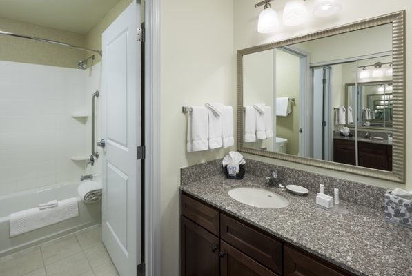Residence Inn by Marriott Houston Northwest Willowbrook — Bathroom