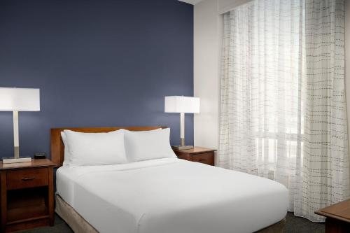 Residence Inn by Marriott Houston West Energy Corridor — Guest room