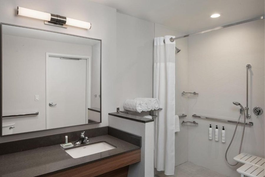 Residence Inn by Marriott Huntsville — Bathroom