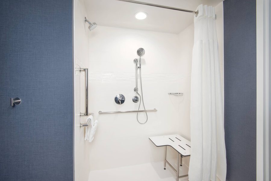 Residence Inn By Marriott Indianapolis Keystone — Bathroom
