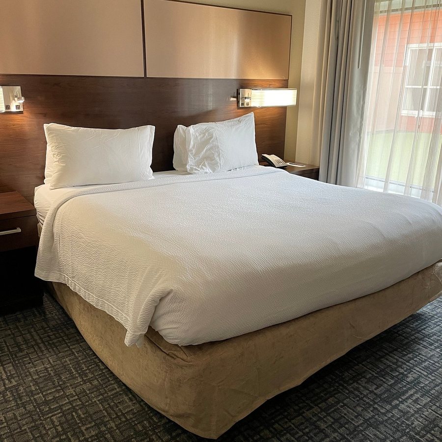 Residence Inn by Marriott Jacksonville Airport — Guest room