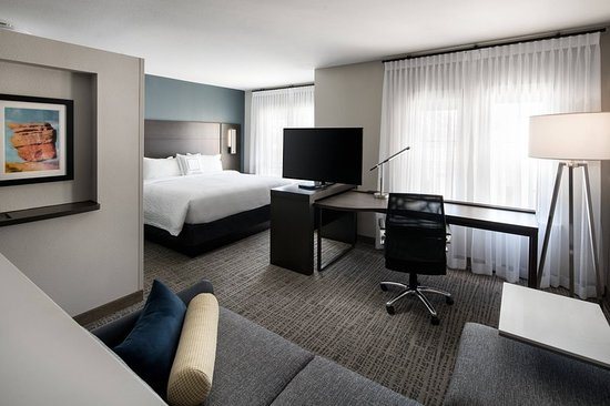 Residence Inn by Marriott Kansas City Downtown Convention Center — Guest room