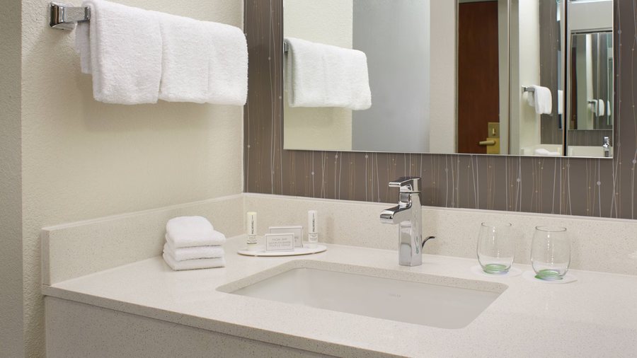 Residence Inn by Marriott Kansas City Overland Park — Bathroom