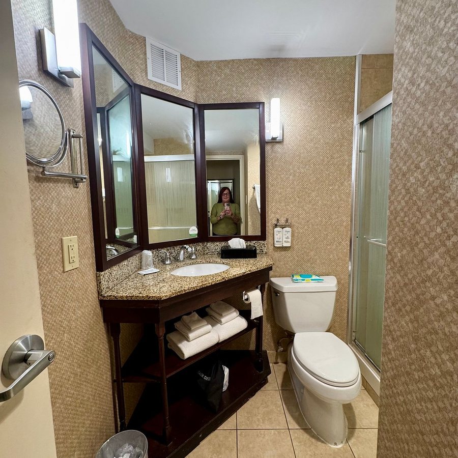 Residence Inn by Marriott Knoxville Cedar Bluff — Bathroom