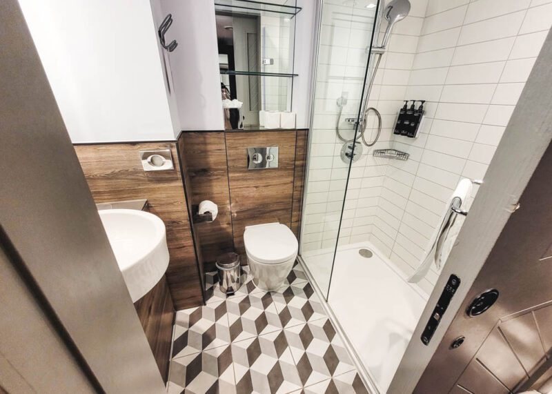 Residence Inn by Marriott London Kensington — Bathroom