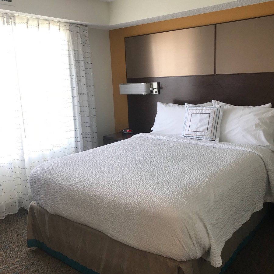 Residence Inn by Marriott Los Angeles LAX Manhattan Beach — Guest room