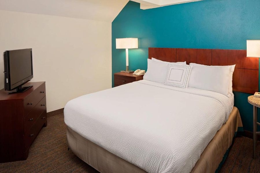 Residence Inn by Marriott Louisville Airport — Guest room