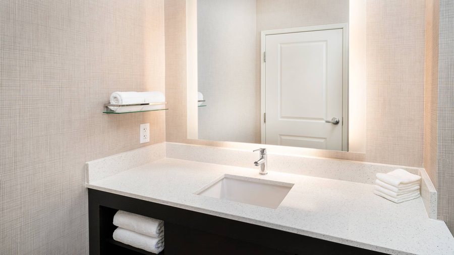 Residence Inn by Marriott Louisville East — Bathroom