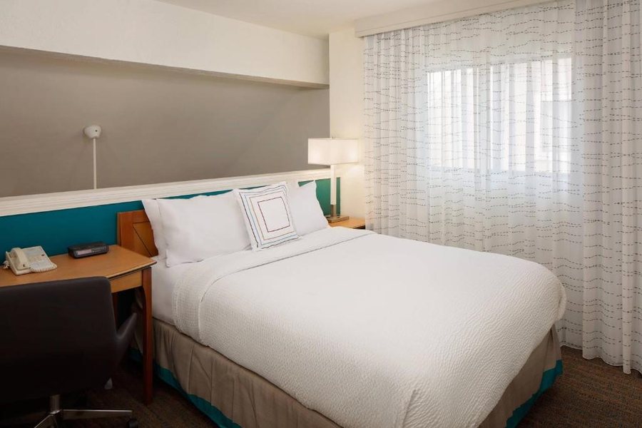 Residence Inn by Marriott Louisville East Oxmoor — Guest room