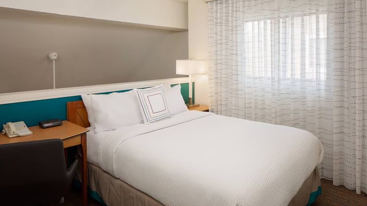 Residence Inn by Marriott Louisville Northeast — Guest room
