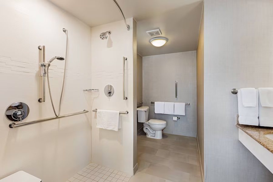 Residence Inn by Marriott Louisville Old Henry — Bathroom