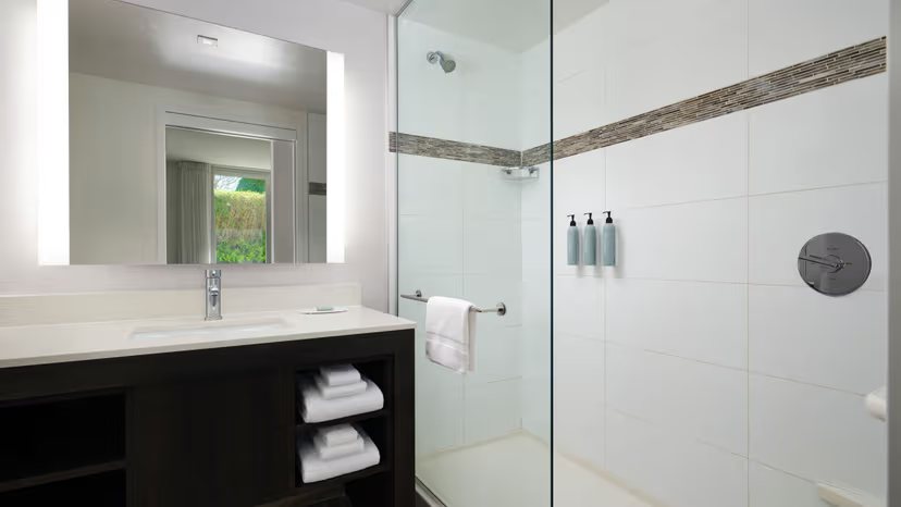Residence Inn by Marriott Miami Beach South Beach Miami Beach Florida — Bathroom