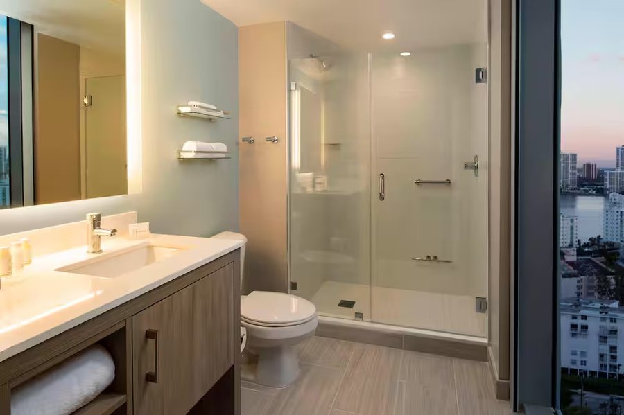 Residence Inn by Marriott Miami Sunny Isles Beach — Bathroom