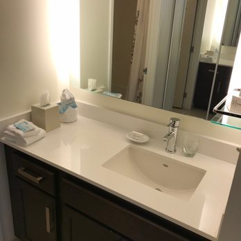 Residence Inn by Marriott Minneapolis Downtown City Center — Bathroom