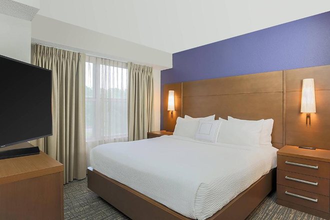 Residence Inn by Marriott Monroe — Guest room