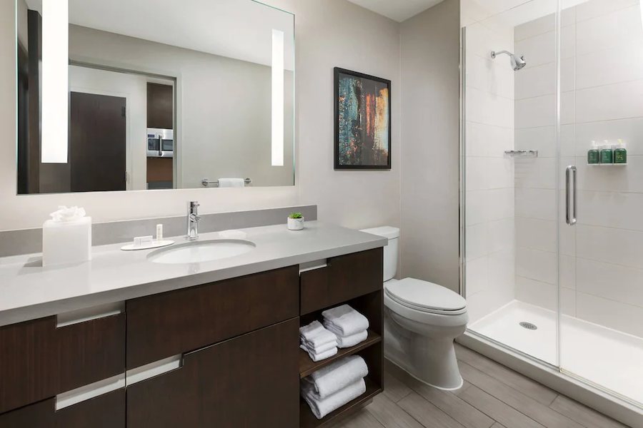 Residence Inn by Marriott New York Manhattan Times Square New York City New York — Bathroom