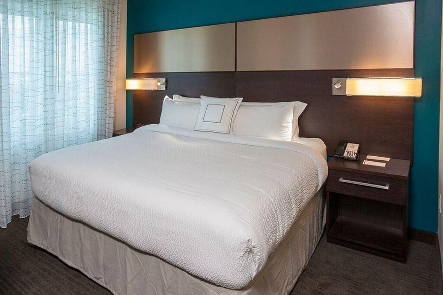 Residence Inn by Marriott New York The Bronx at Metro Center Atrium — Guest room