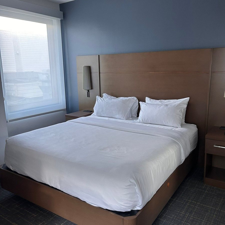 Residence Inn by Marriott Oakland Downtown — Guest room