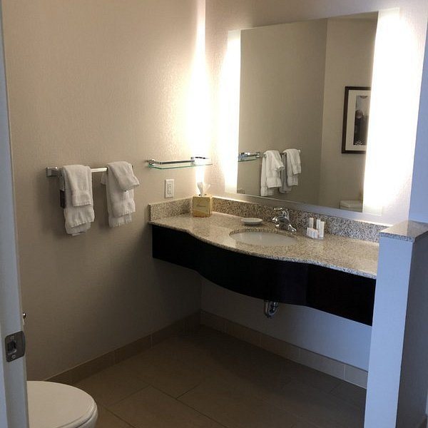 Residence Inn by Marriott Odessa — Bathroom
