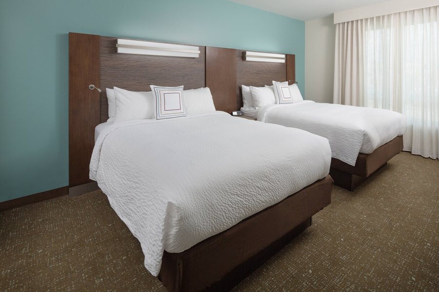Residence Inn by Marriott Ontario Rancho Cucamonga — Guest room