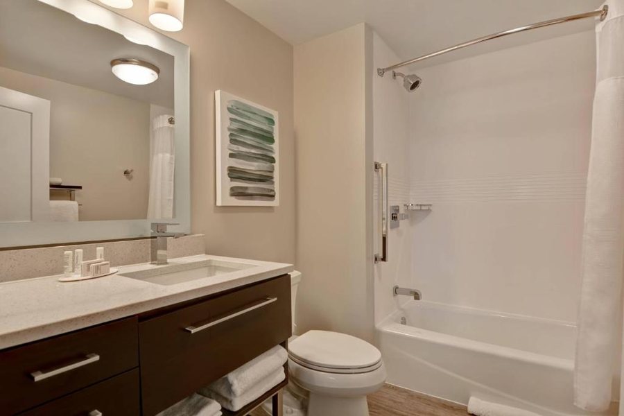 Residence Inn by Marriott Panama City Beach Pier Park — Bathroom