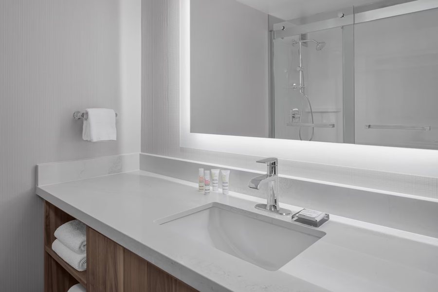 Residence Inn by Marriott Pleasanton — Bathroom