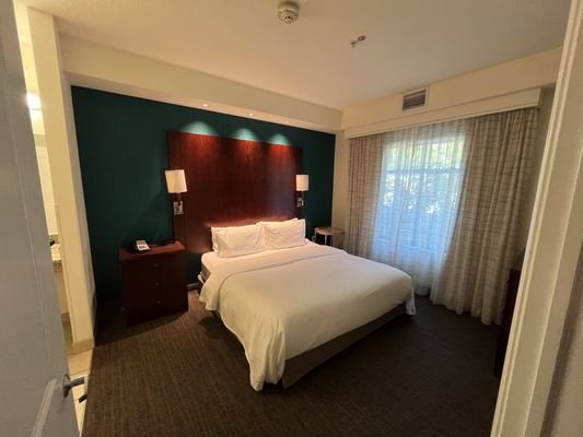 Residence Inn by Marriott Portland Airport at Cascade Station — Guest room