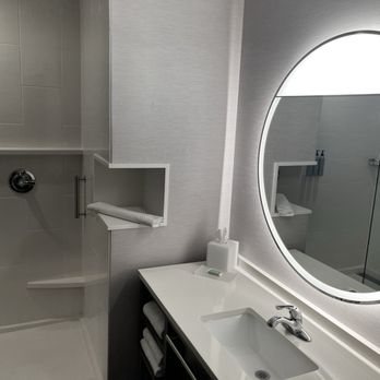 Residence Inn by Marriott Rapid City — Bathroom